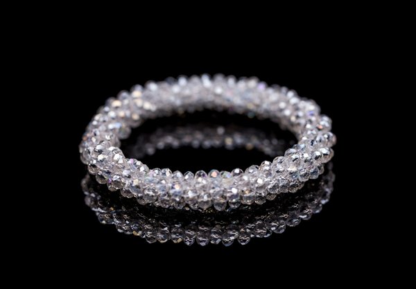 Bracelets tibétains : artisanat spirituel et précieux chez univers tibet